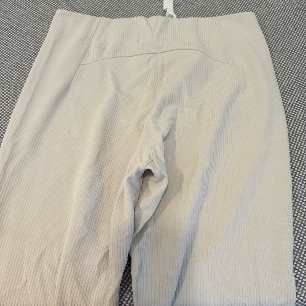 Lululemon Ribbed Softstreme Zip-Leg High-Rise Cropped Pants 25" Bone size 10 - Picture 7 of 12